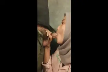 Bakti Istri Berhijab Beri Jatah Servis Memuaskan